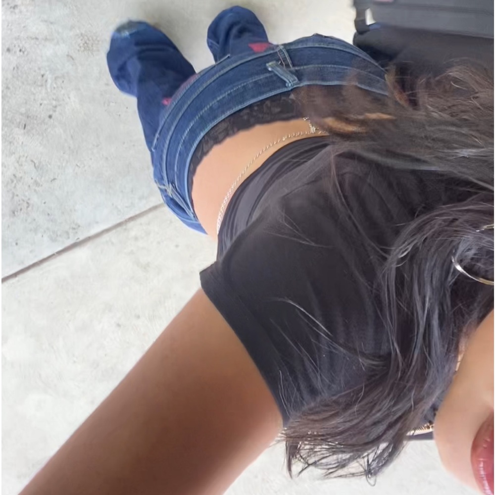 Meet your Posher, Ava